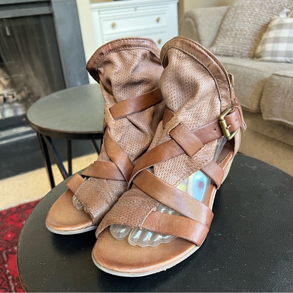 MIZ MOOZ Shoes leather sandals, size 40 (US 9)